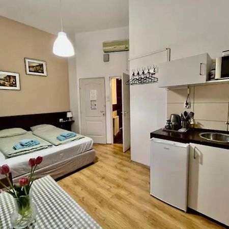 A13 Parliament Sunflower Cozy Apartment Budapest Eksteriør billede