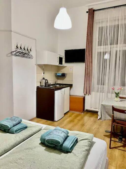 A13 Parliament Sunflower Cozy Apartment Budapest Eksteriør billede