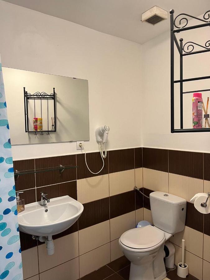 A13 Parliament Sunflower Cozy Apartment Budapest Eksteriør billede